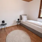 Monteurswohnung - Kueche Balkon Wlan Tv 1bis12 Personen شقة
